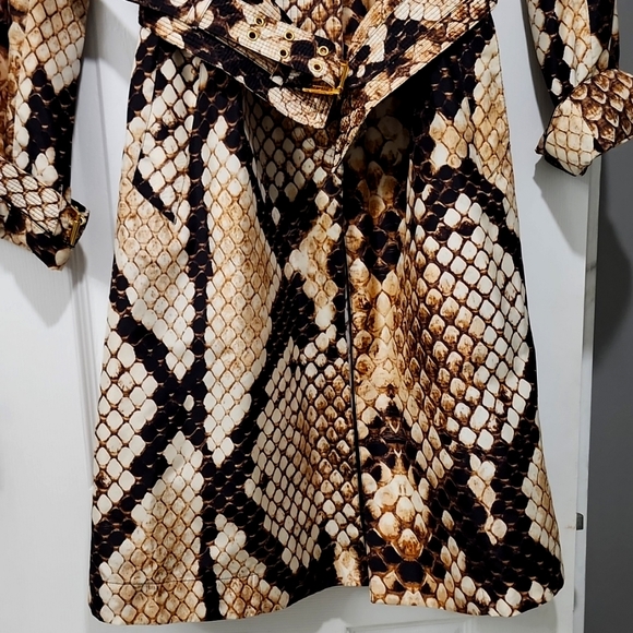 Roberto Cavalli snake print Silk coat with belt - Picture 5 of 11